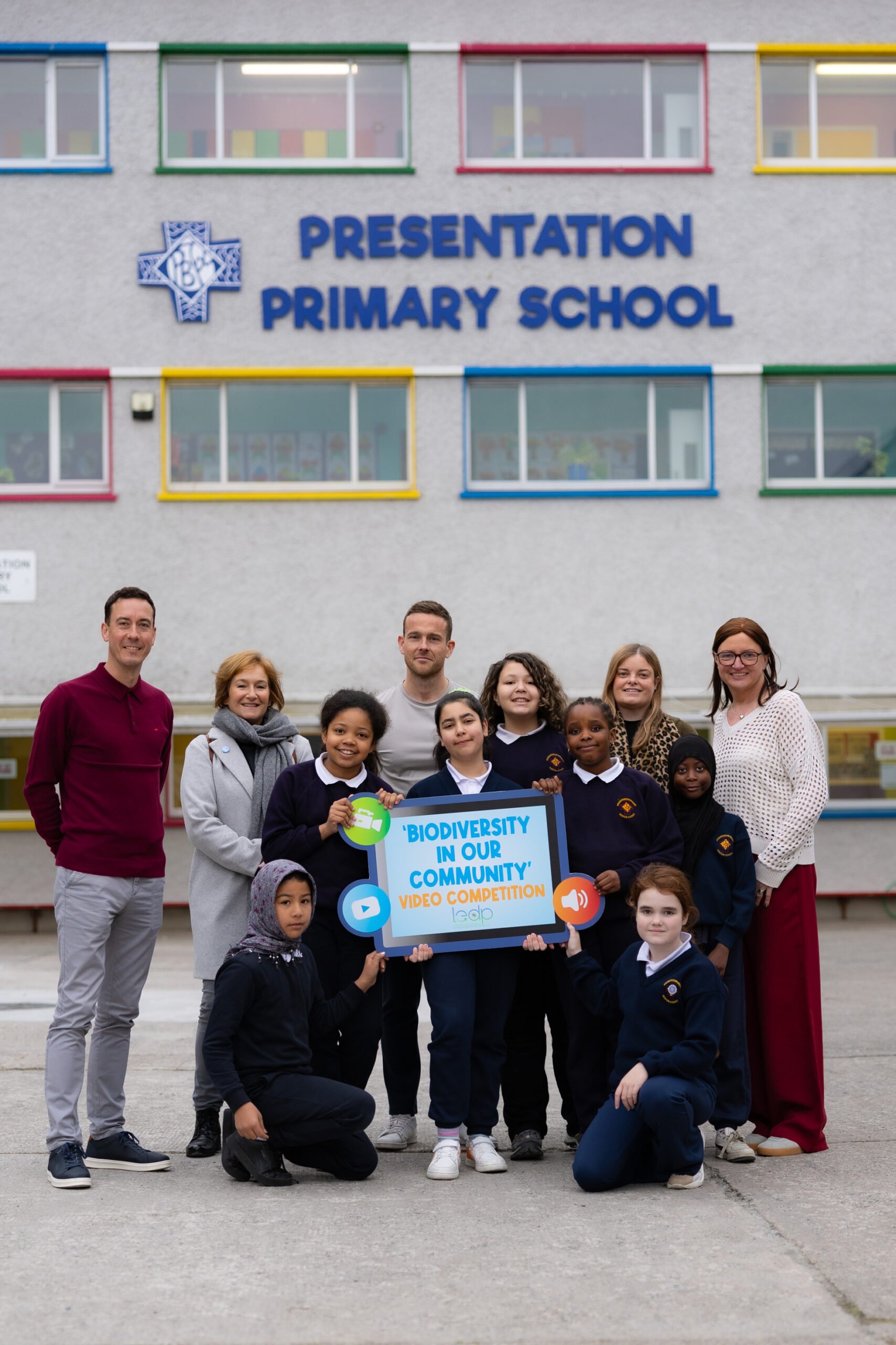 17-10-2025 LEDP Sch Video Compt -4 20-10-2025 IMAGE REPRO FREE : LEDP Announce Winners of Schools Video Competition “Biodiversity in our Community”, Organised by LEDP in association with the Limerick-Quimper Tree Festival. The winning entries came from Presentation Primary School on Sexton St., and Le Cheile NS Galvone. Niall O'Callaghan, LEDP and Laurence Garric, Limerick-Quimper Tree Festival pictured here with Presentation Primary School  4th class pupils School teachers Mr Ray McNicholas,  Ms Niamh Touhy, and Principal, Barbara McNamara.   Picture: Keith Wiseman